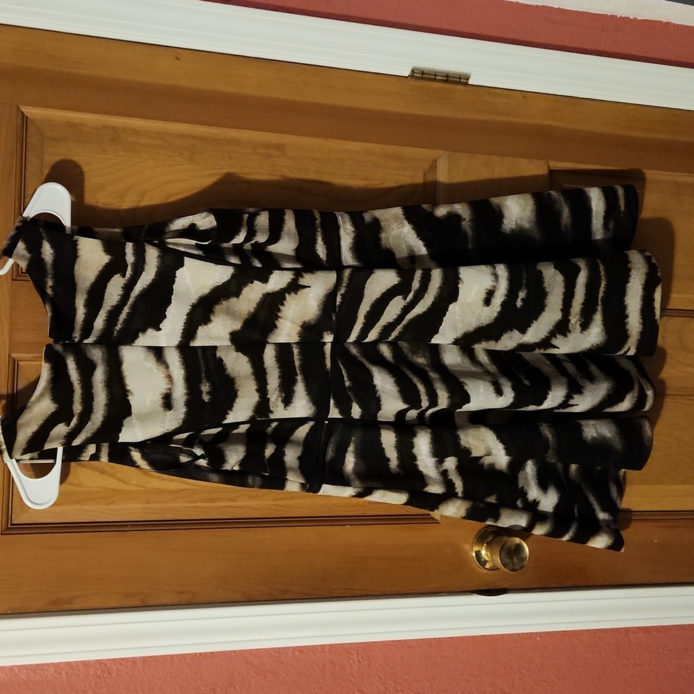 Dress - Picture 3 of 4